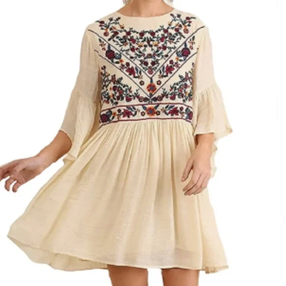 green emerald velvet dress Umgee Floral Embroidered Short Sleeve Mini Dress – Charming Charlie main image 1